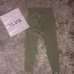 ILUS Essential Leggings